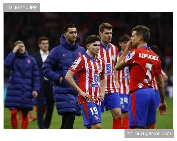 特写：哈兰德罚失点球后，阿尔瓦雷斯上前安慰