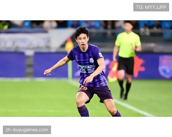 【2026年4月中超联赛·赛中·聚焦特写：暴雨中的津门虎，于根伟场边指挥身影成独特一景